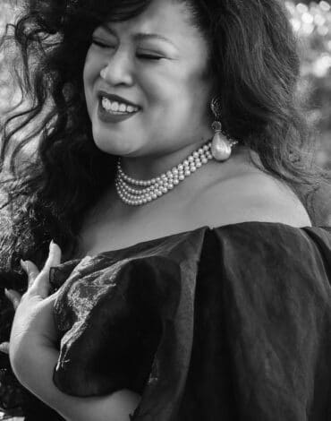 WEB-MICHELLE-BW-Facetune_18-02-2023-09-06-27-copy